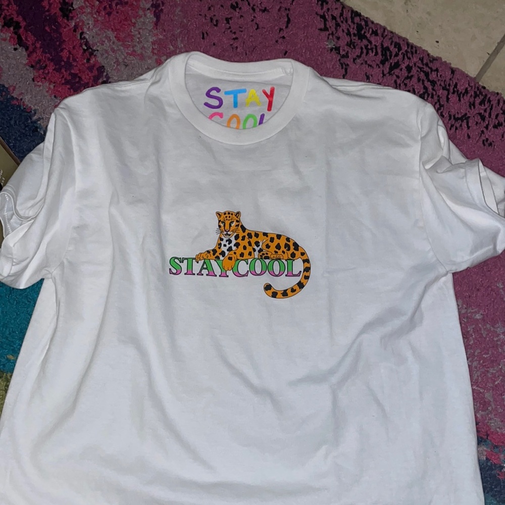 White t-shirt